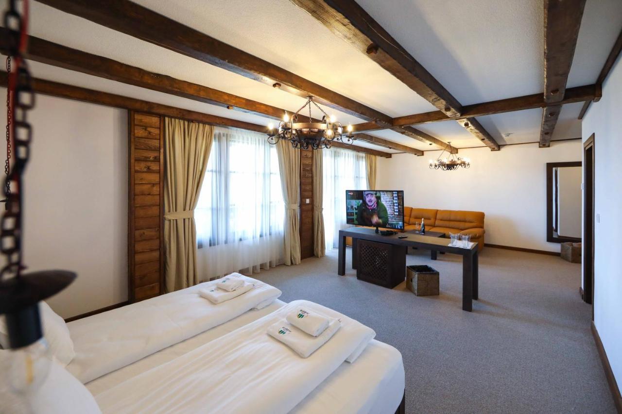 Hotel 레슈텐 외부 사진