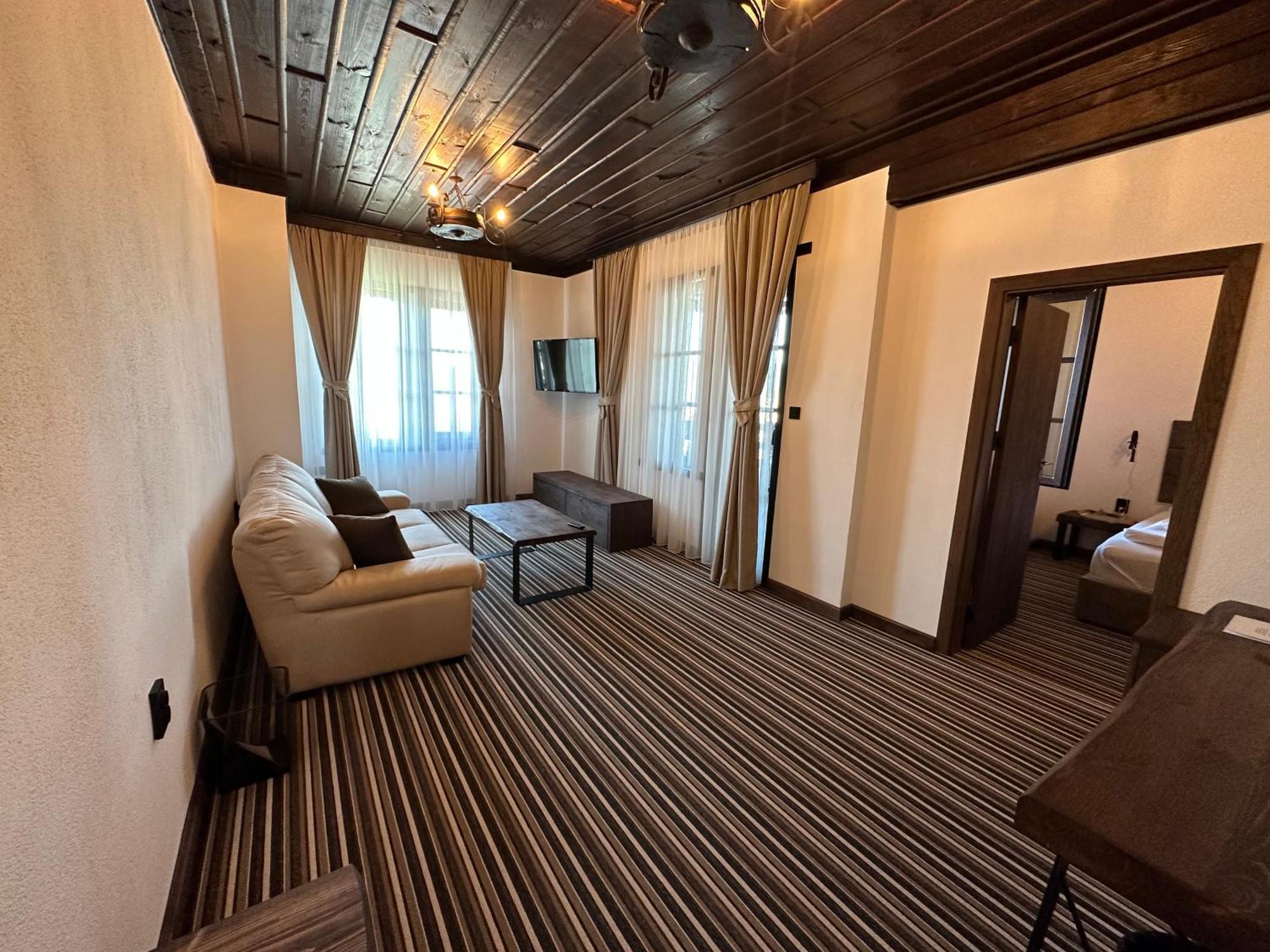 Hotel 레슈텐 외부 사진